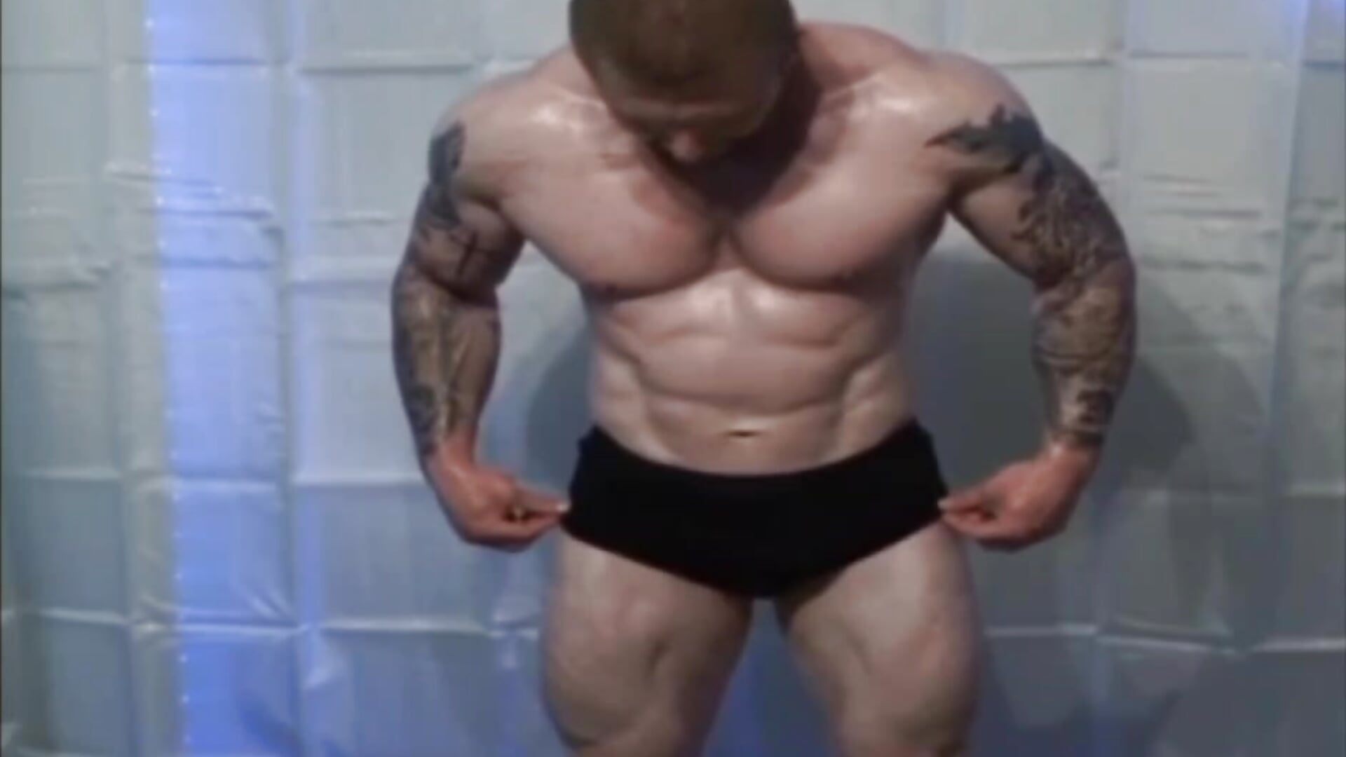 Summer Flex 2024 - vidéo du modèle de showcams Gerard_Finbar