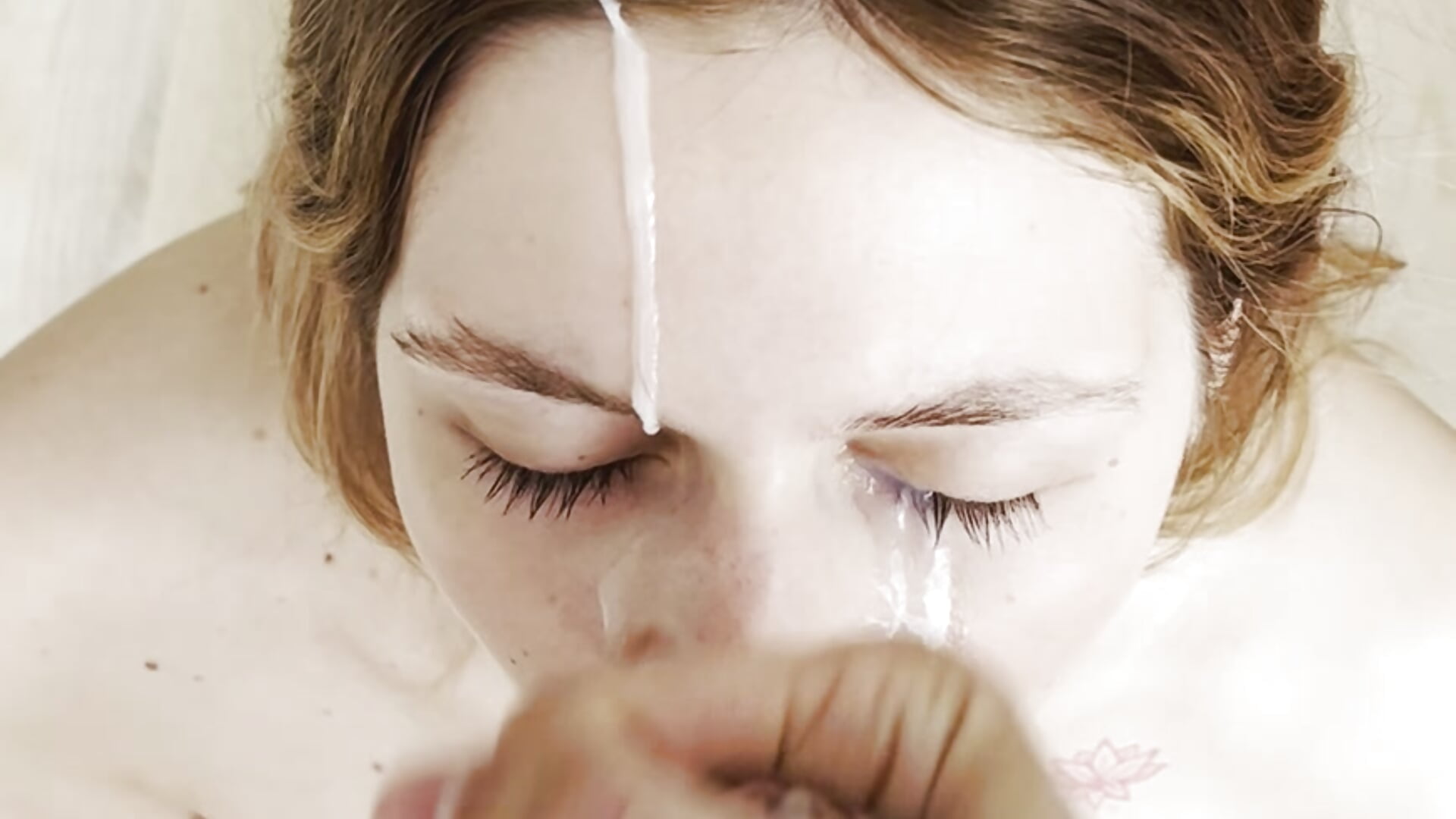 A lot of sperm on my face after a week of abstinen - video oleh amandatalk kamera model