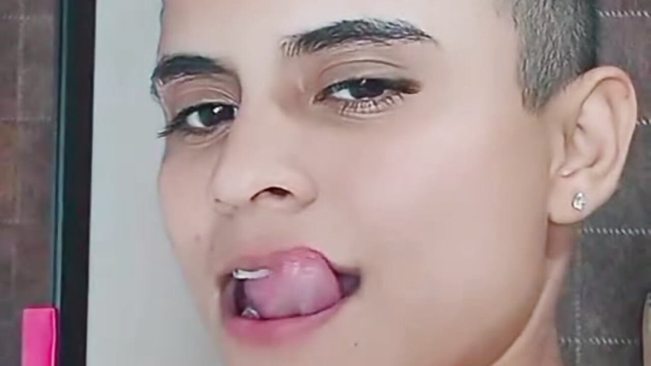 Liian - video oleh model kamera Liiamthompson