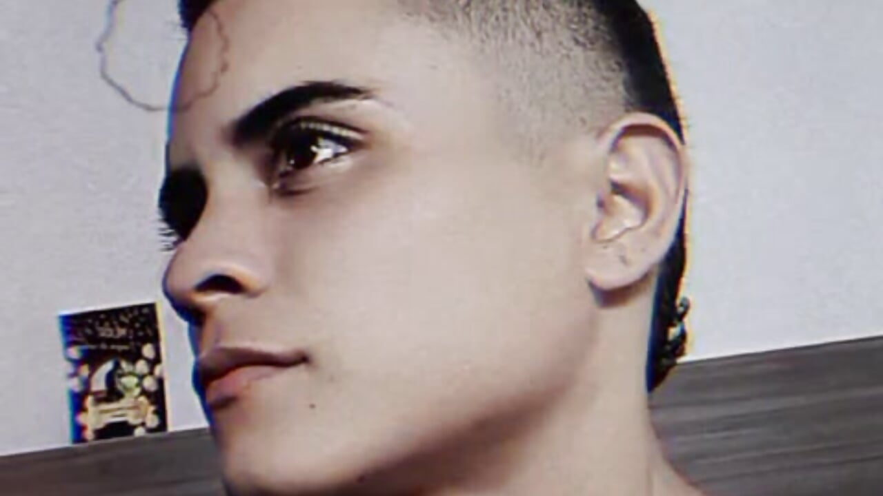 F - video oleh model kamera Liiamthompson