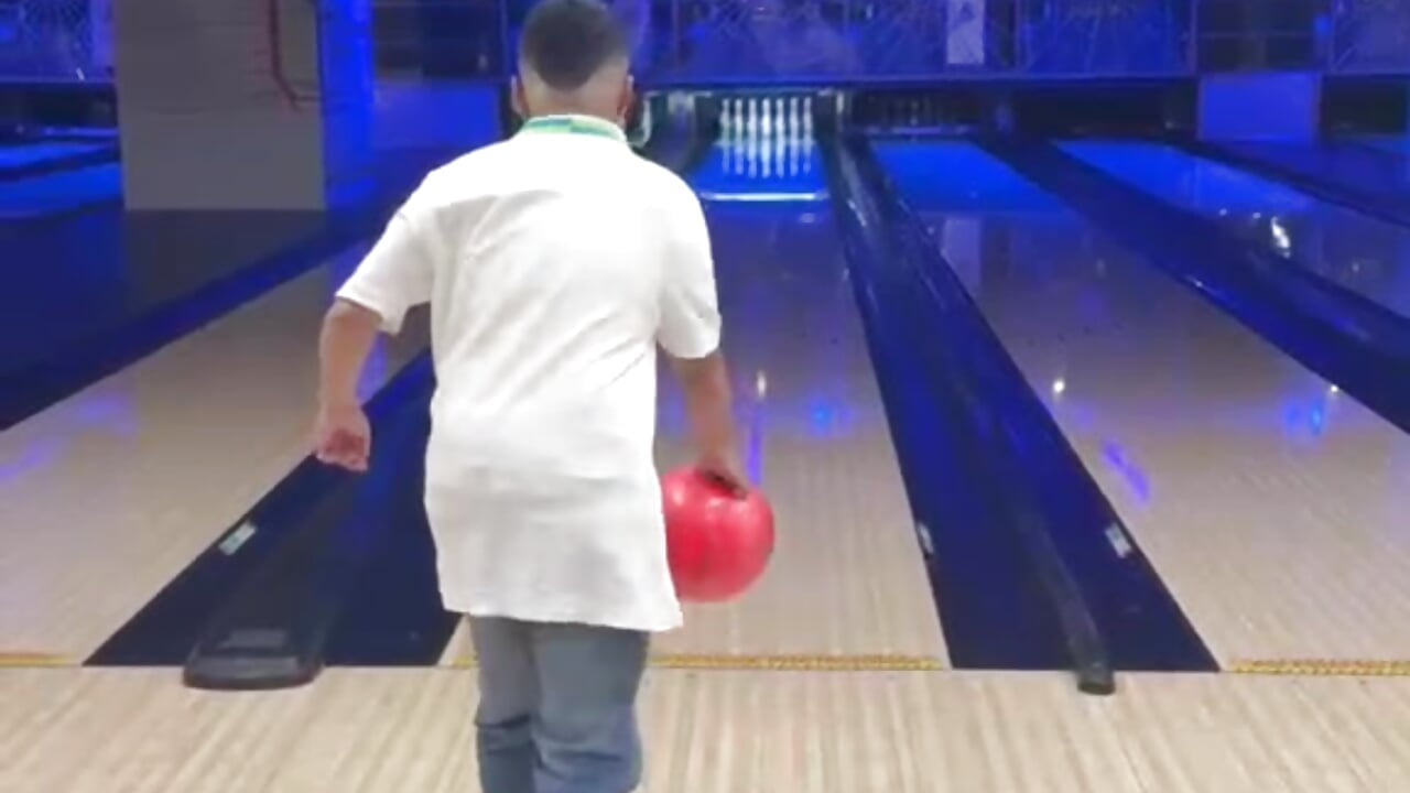 bowling – видео вебкам-модели Liiamthompson