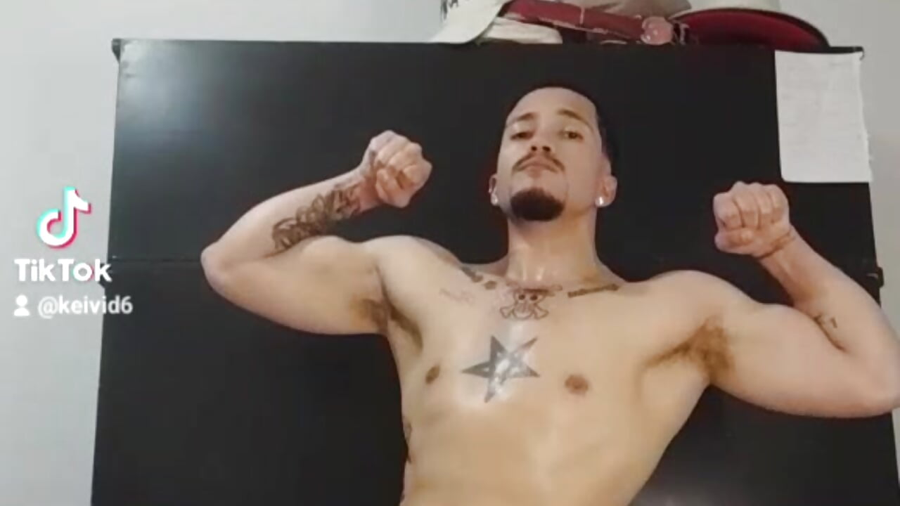 tanga azul – видео вебкам-модели Keiviid