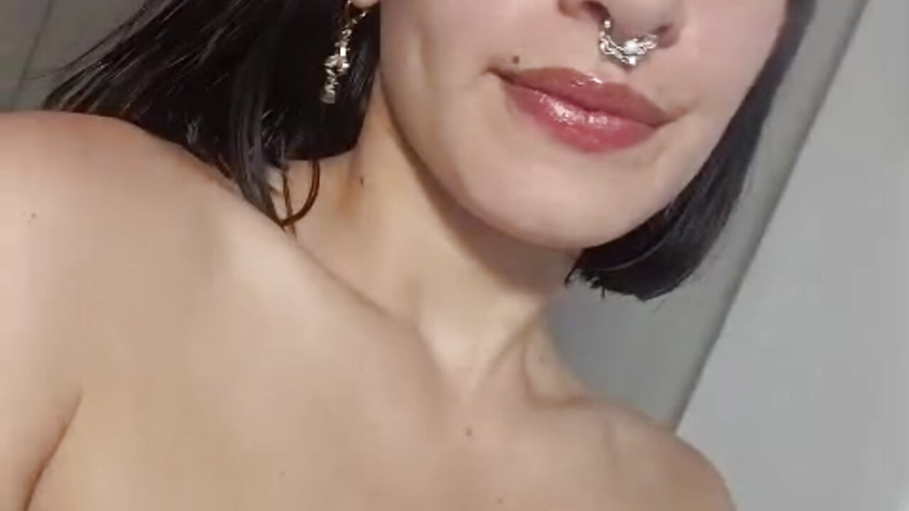 pretty - video by Annyrosee cam model