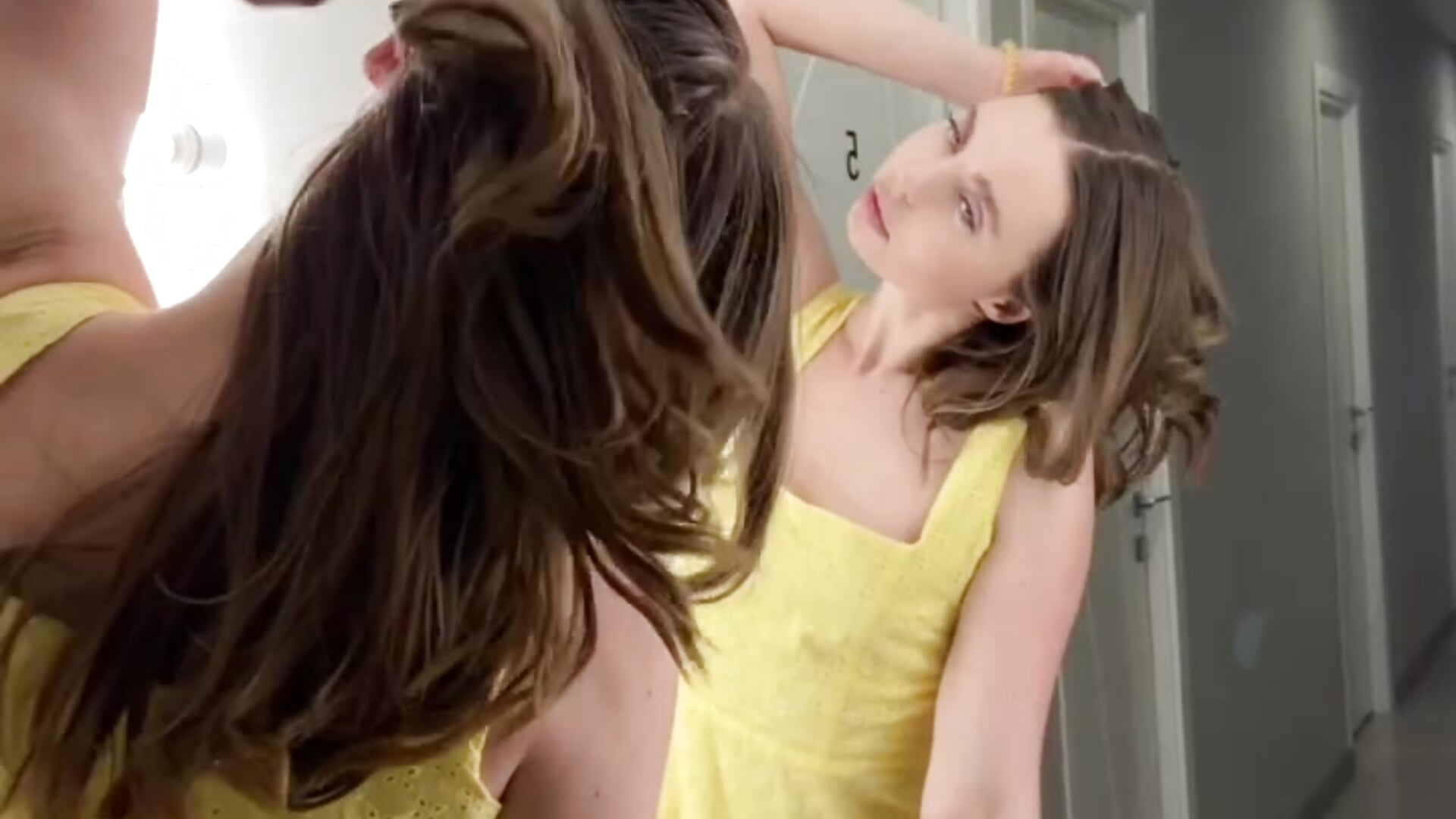 My wonderful movements - video by TessaAdorable cam model