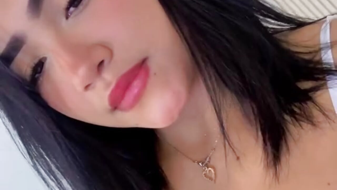 🥵 - vídeo de la modelo de cam Lia_Guzman