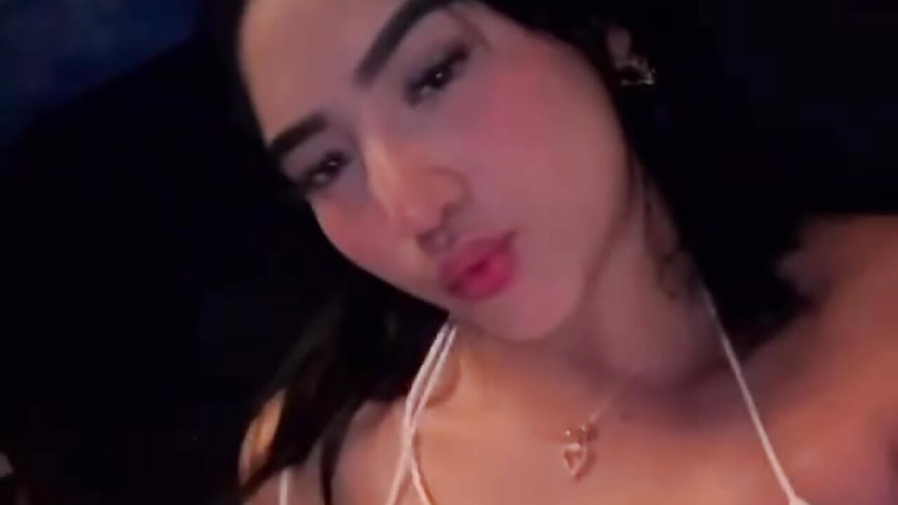 😏🔥 - vídeo de la modelo de cam Lia_Guzman