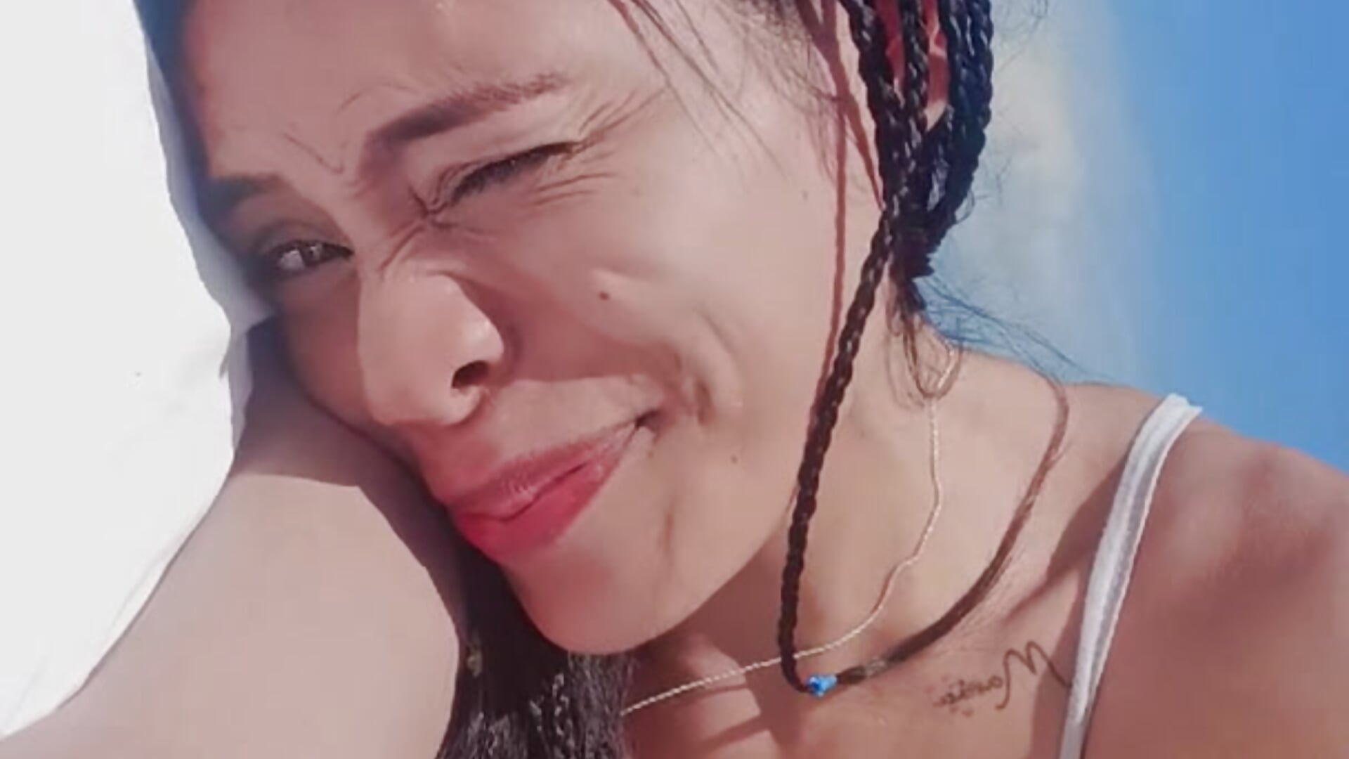 I had a lovely vacation; I came back with a tan and really craving you. 😎😚💕 - video oleh model kamera Raichell_