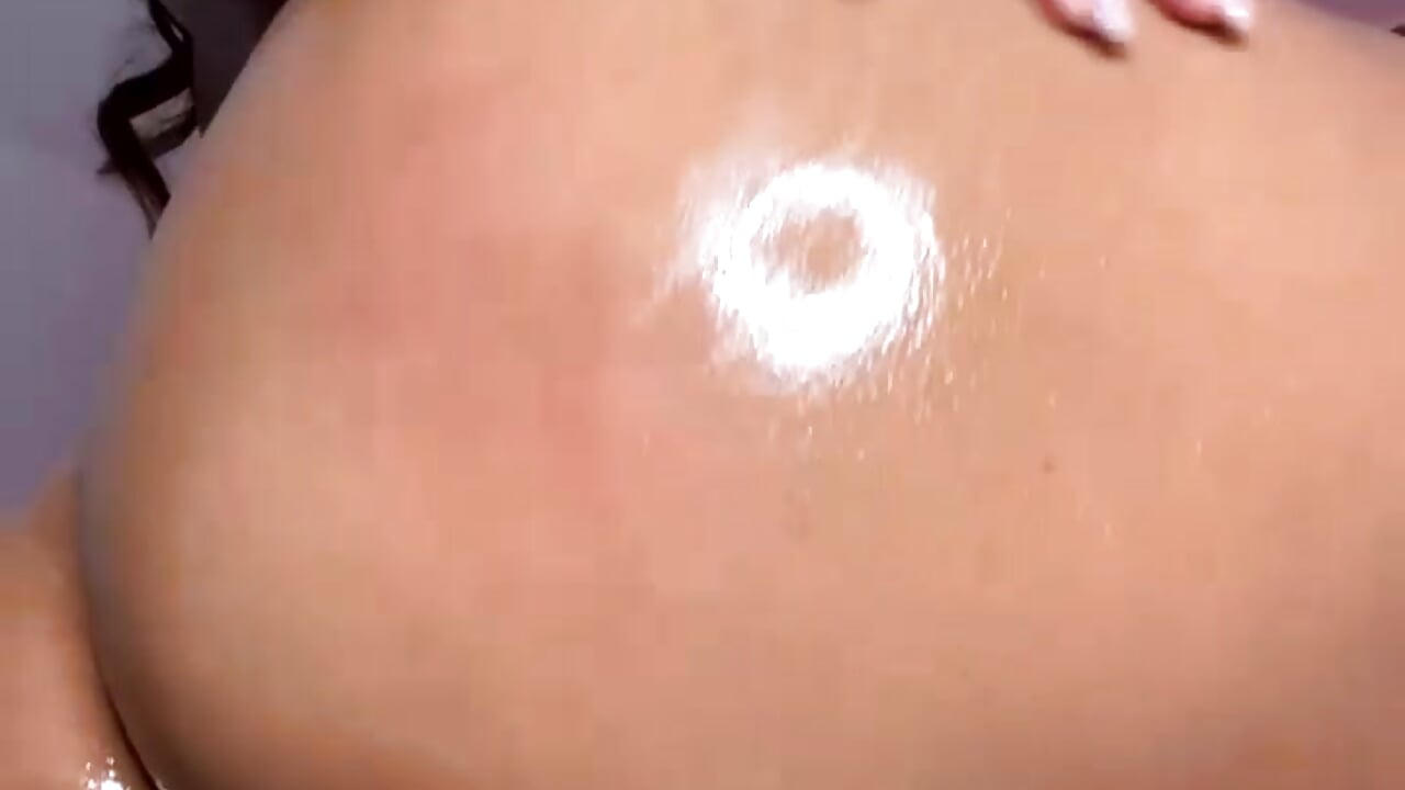 OIL - video oleh model kamera _Adharaa