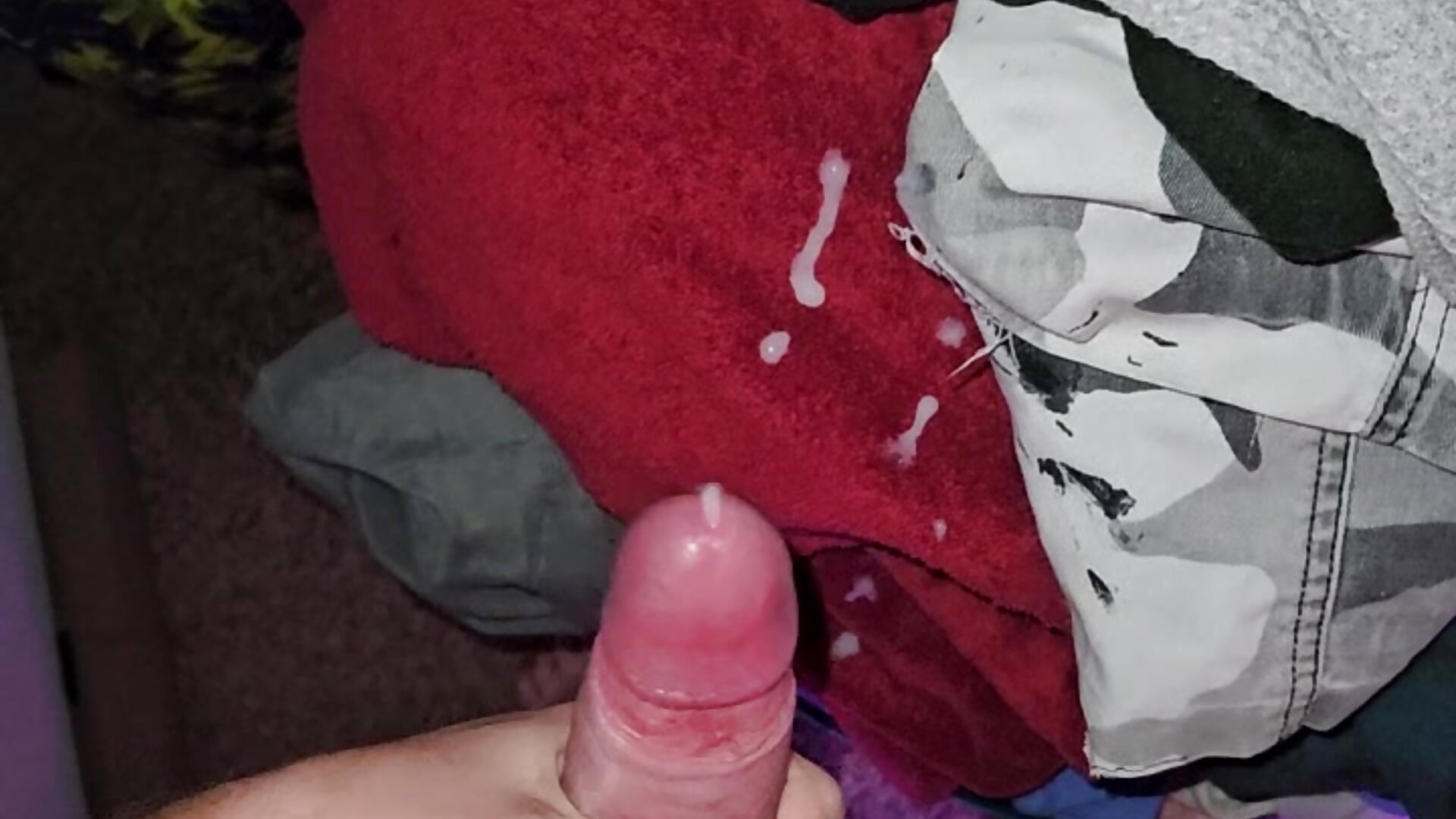 This was an ok Cumshot hehe so if u think its big 😉