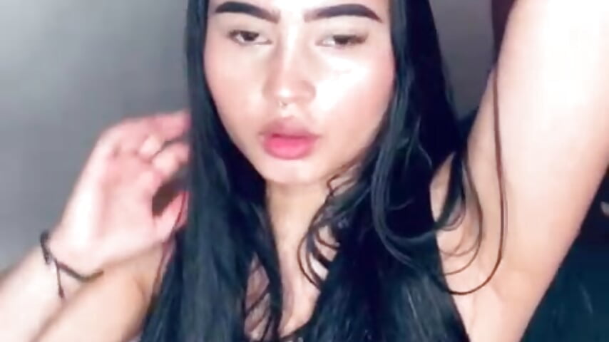 just bathed, it's very hot 🥵 🙊 - βίντεο μοντέλου _Emma_whiitee_