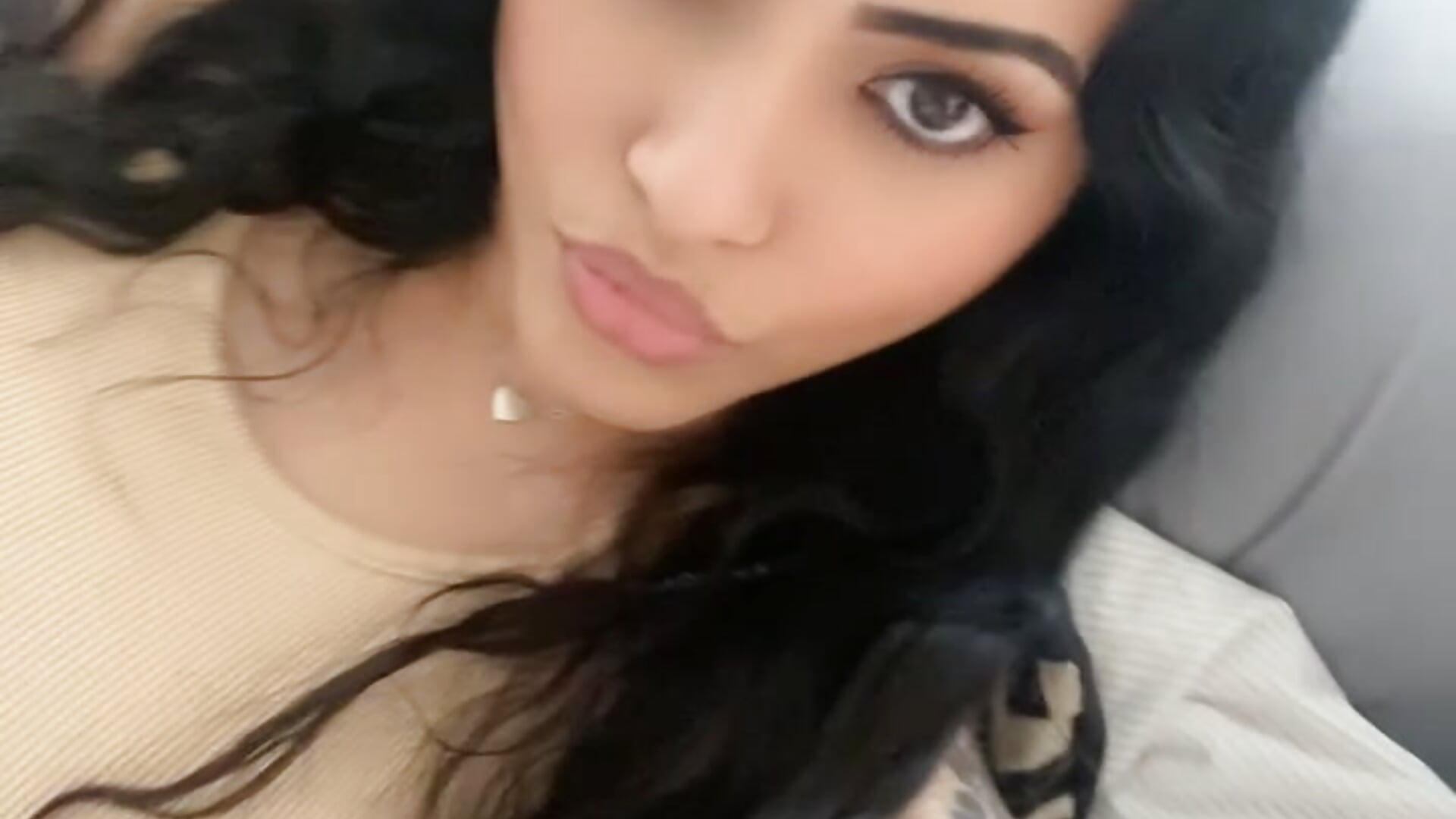 06084143-0089-4B52-BC21-0DB580F95225 - nadi006 adlı kamera modelinin videosu