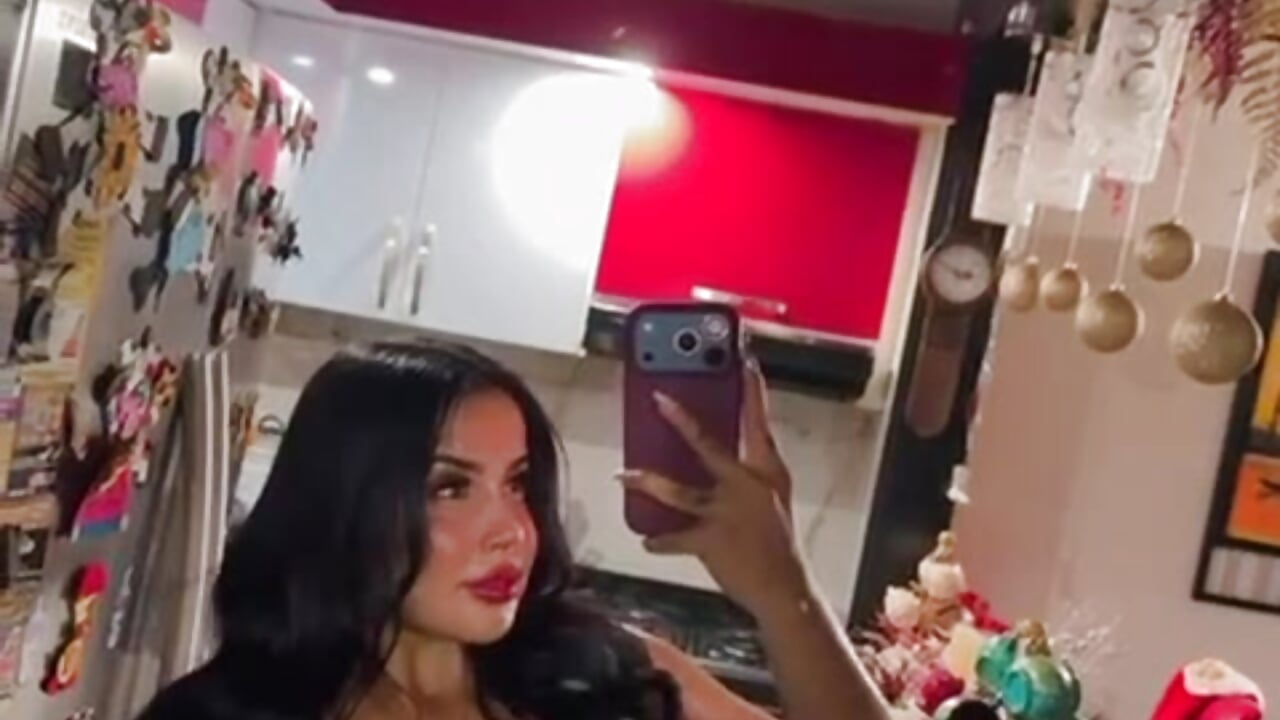 Day of candles in colombia 🕯️🎄 - video by Violetta_0 cam model