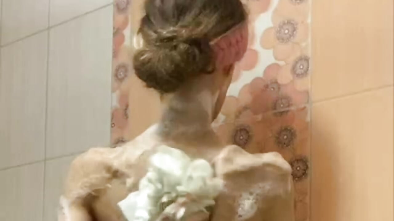 Me In Shower - video by WildaHeldreth cam model
