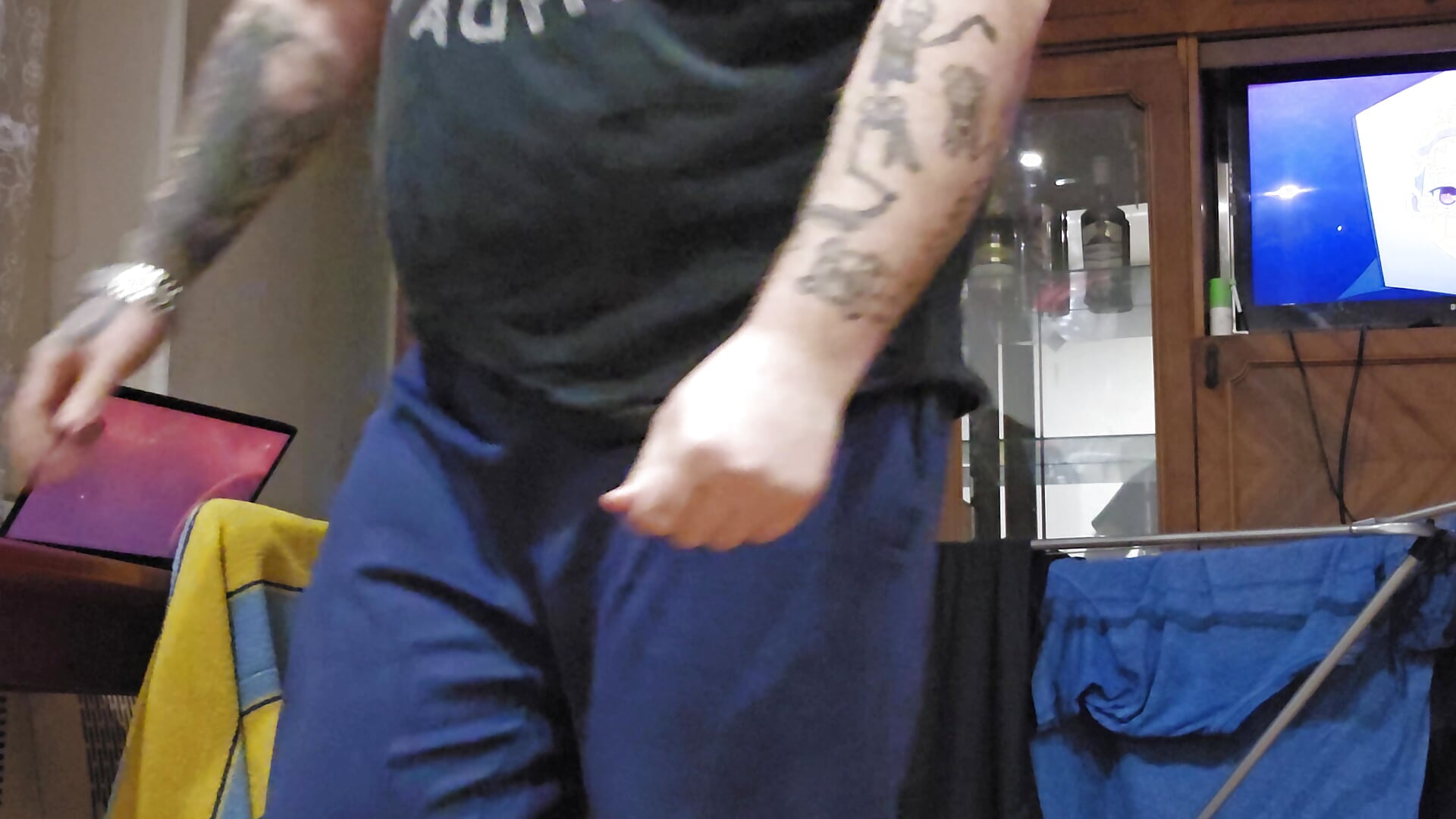 I'm taking off my clothes