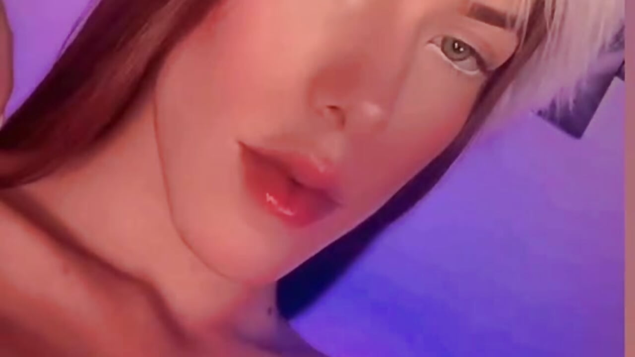 kiss - video av Lara_66 cam model