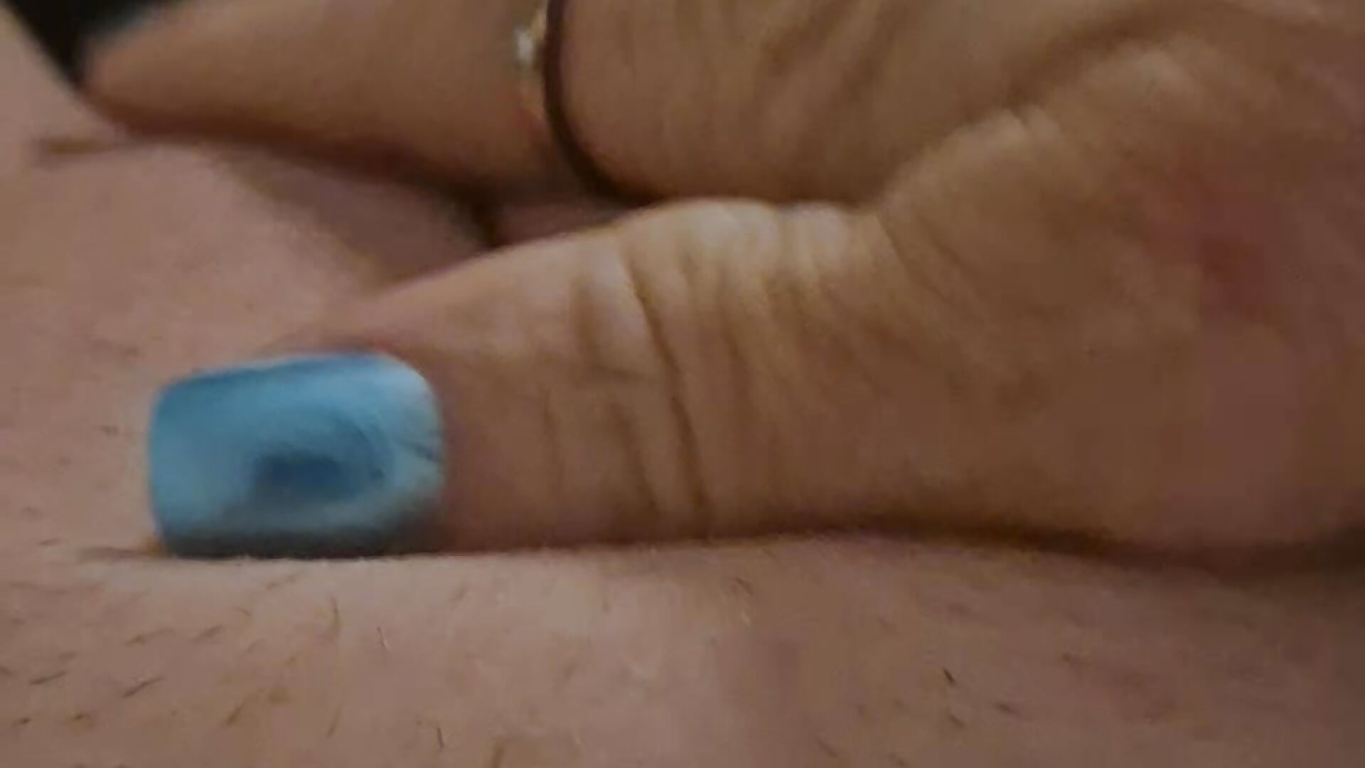 Caress the pussy - vídeo de la modelo de cam spicy_grandma