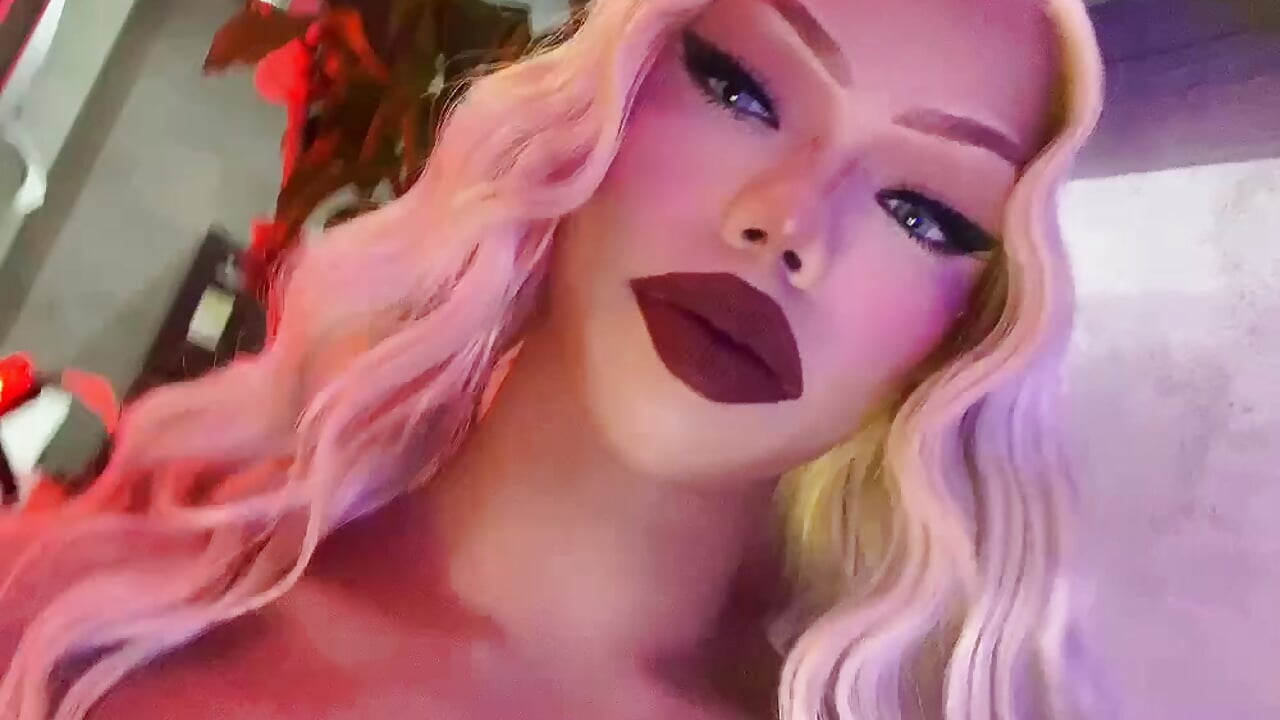 Karencita mamita 😏 — filmik TIFFANY_AND_KAREM_, modela(-lki) na kamerkach
