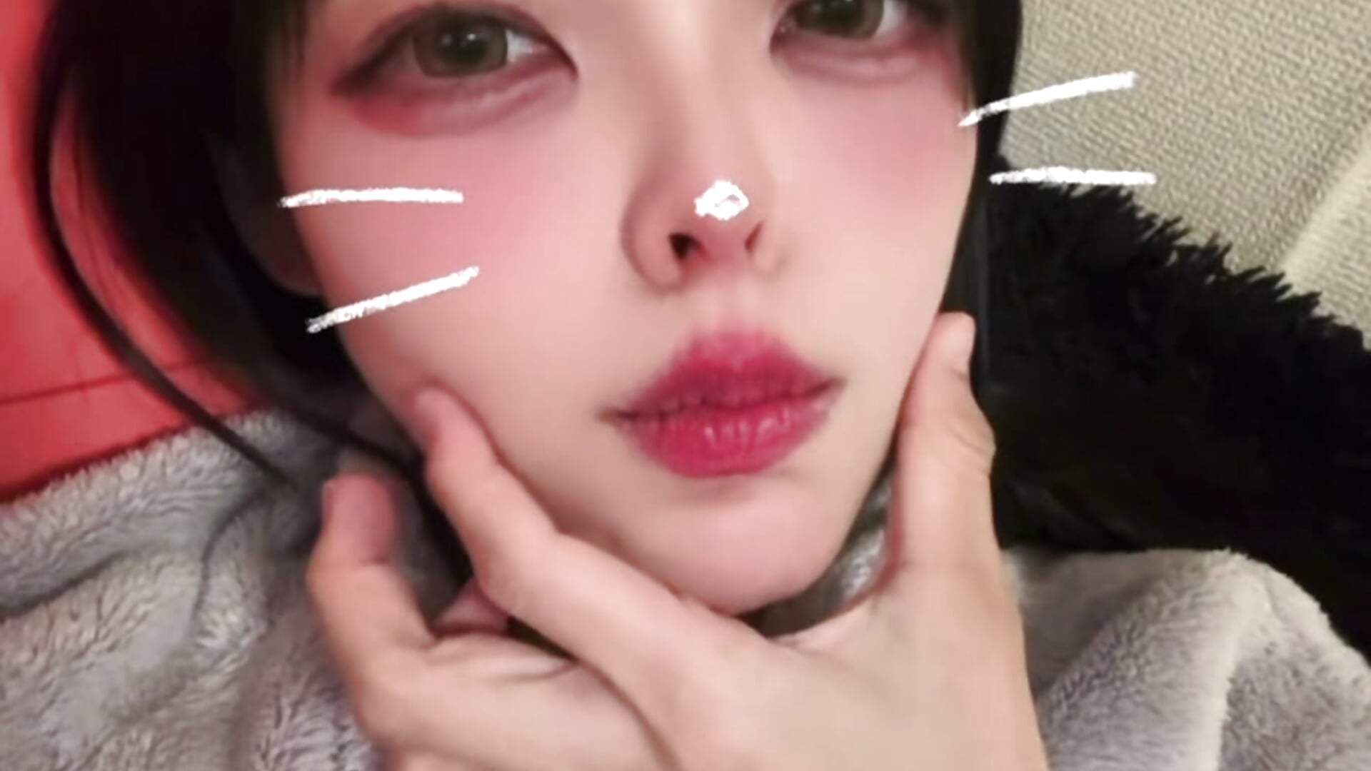 顔出し♡今日メイク褒められる日だつた！嬉しくてup♡♡－カメラキャストのXxx_lio_xxXの動画