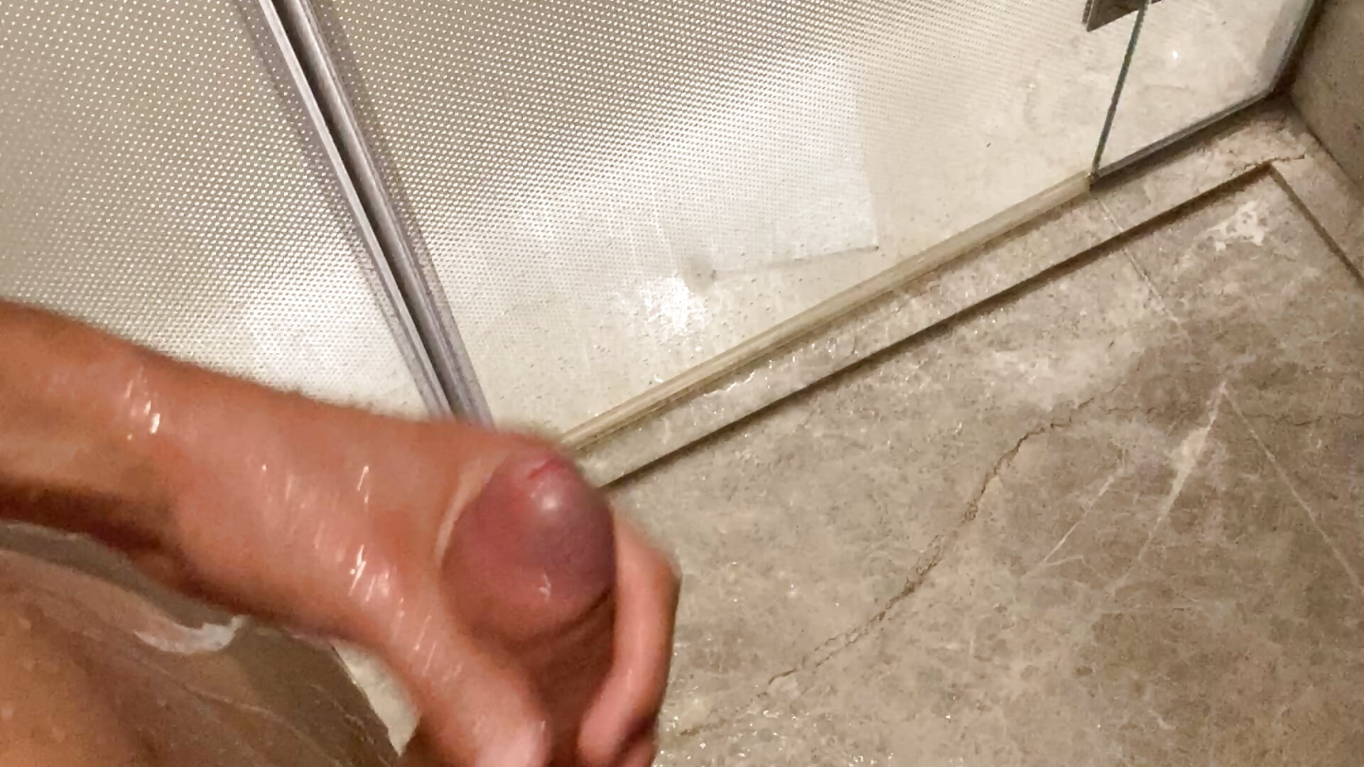 Rainshower jerking - video by VersauterValentino cam model