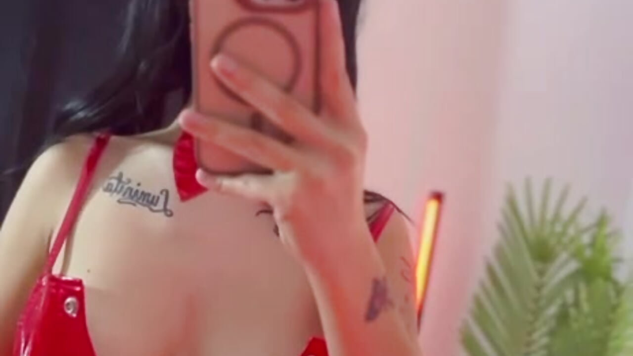 I'm back with a new Halloween post guys and more content in private.😈❤️ - Celine_Roxelle 캠 모델의 동영상