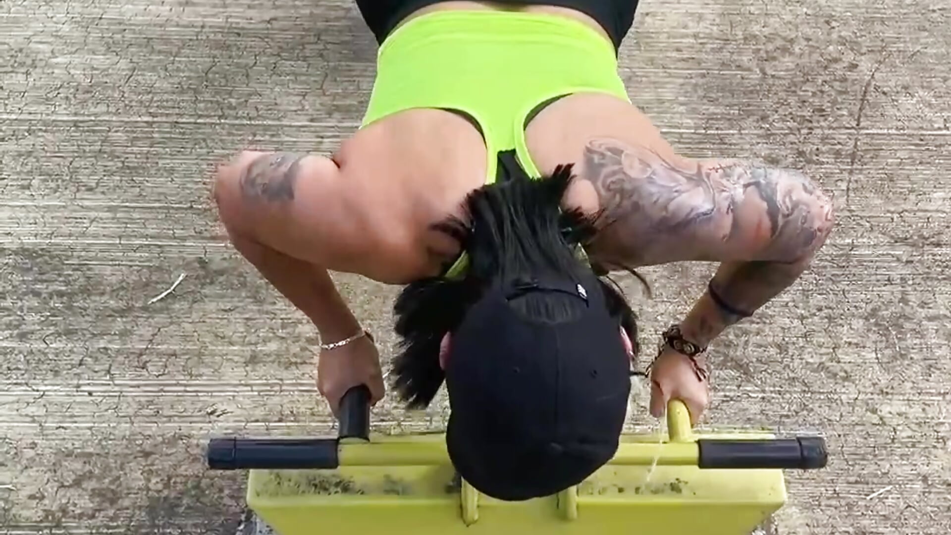 chest push-up, street training