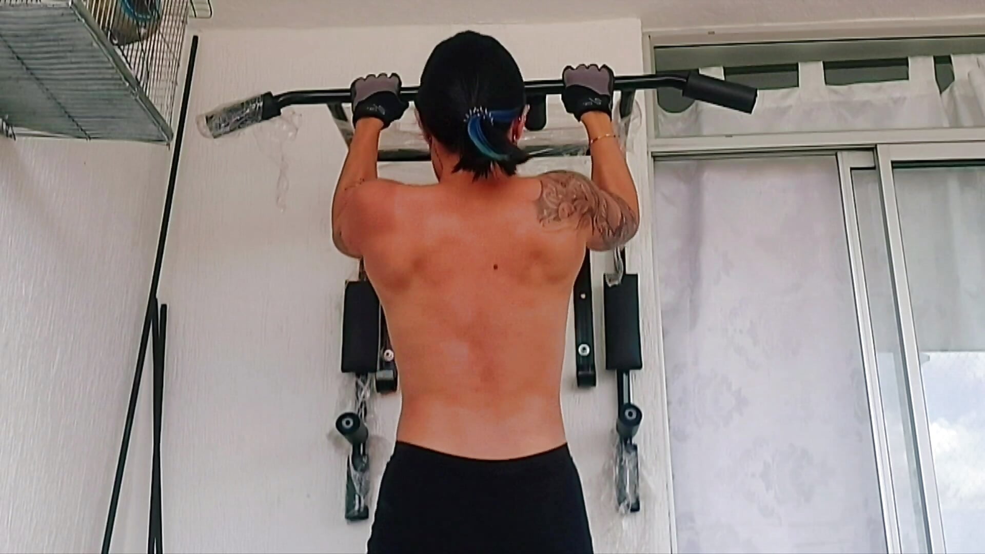 shirtless pull-ups