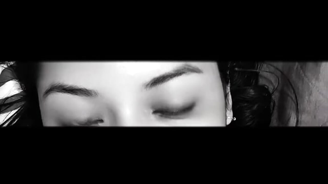 The look of your goddess Sara that has you hypnotized 👀🫦－カメラキャストのSara_Falakの動画