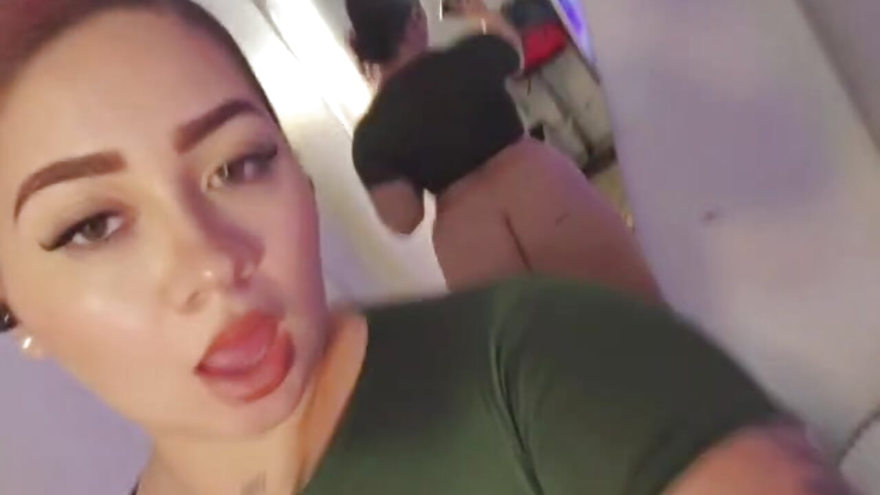 The mirror doesn't lie... see what awaits you 🔥🍑🥵😈 - video by Morgan_Wright cam model