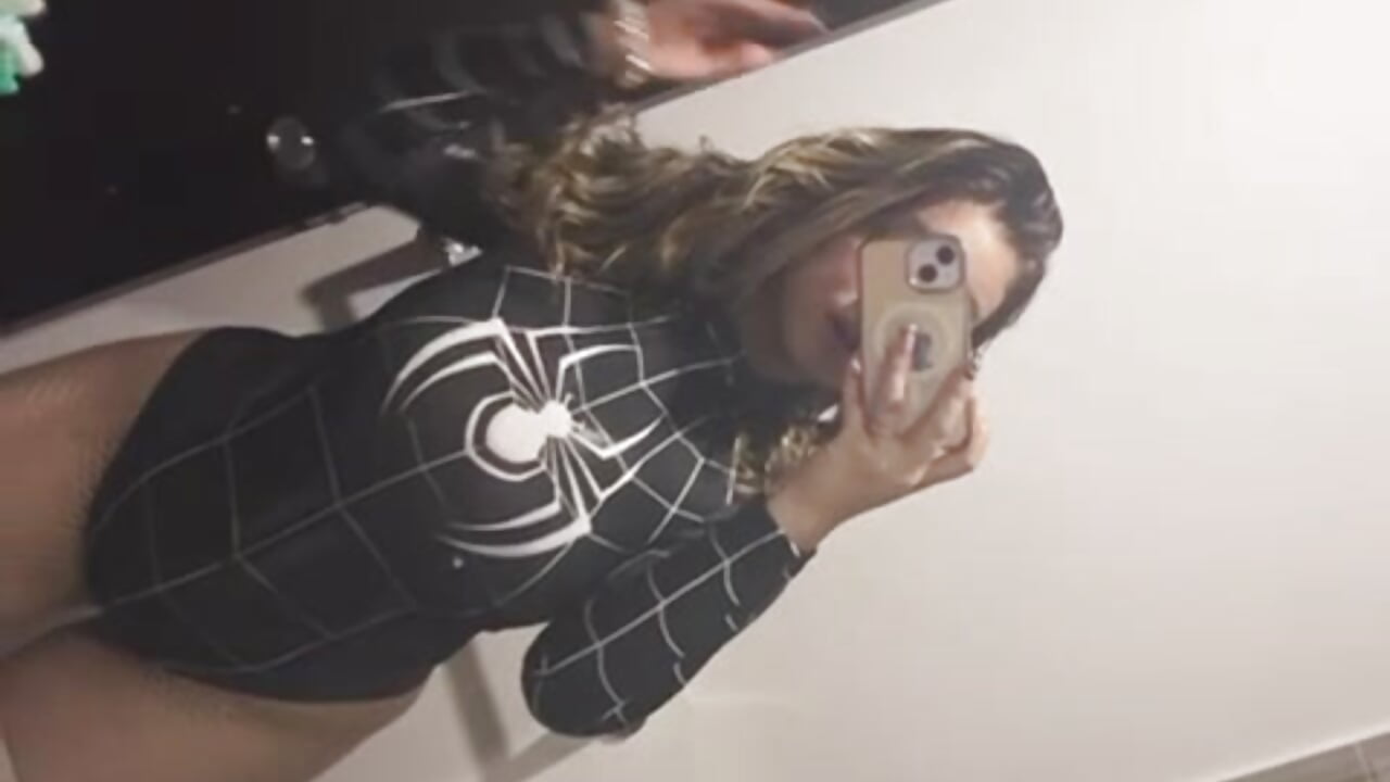 Spider Cloee in the mirrow - video by Cloee_Rainbow1 cam model