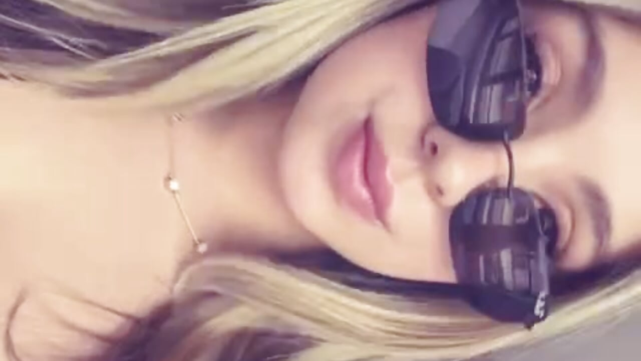 💋😎 - video by Cloee_Rainbow1 cam model