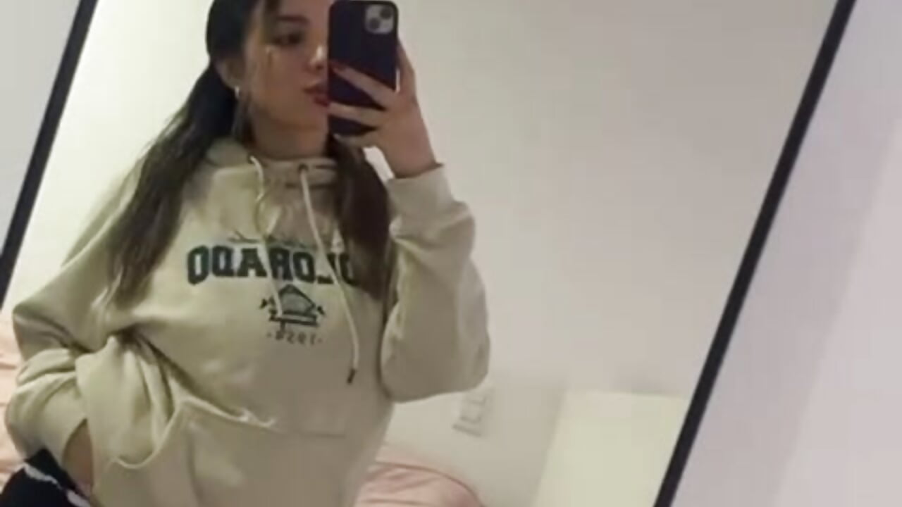 sexy 👟🫦 - video by Cloee_Rainbow1 cam model