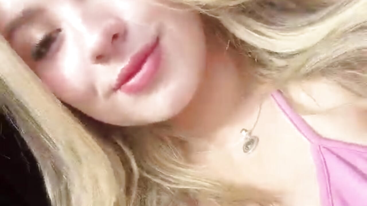 If I enter your mind, I am not responsible for what you imagine later 💋 - video by Cloee_Rainbow1 cam model