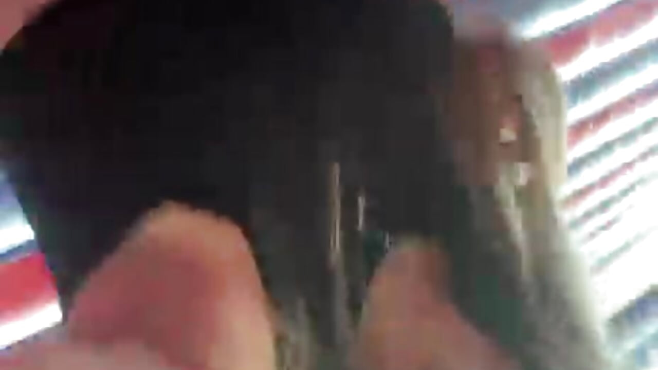 Playing in a jumping - video by Cloee_Rainbow1 cam model