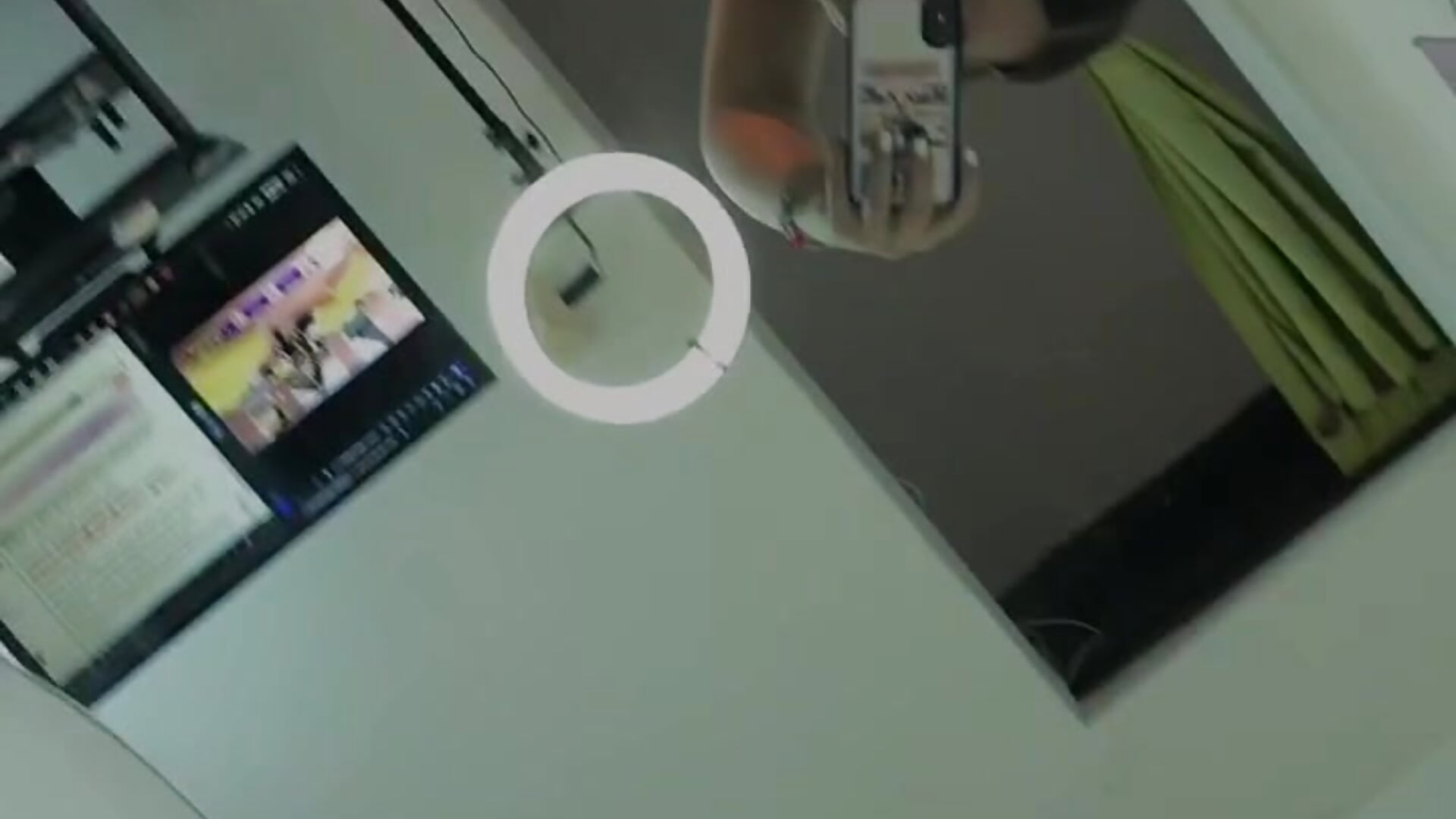 Bailamos?😈 - video by Vickyallien cam model