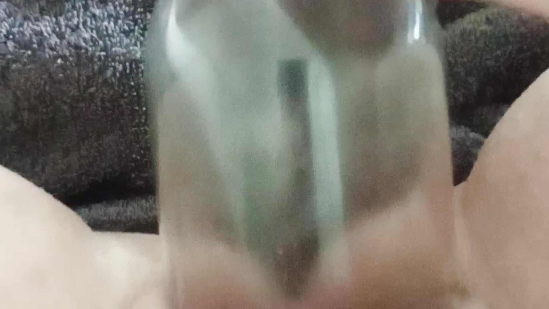 Maximum stretch of the love lips #WineBottle - فيديو من NoLubricantNeeded موديل الكام