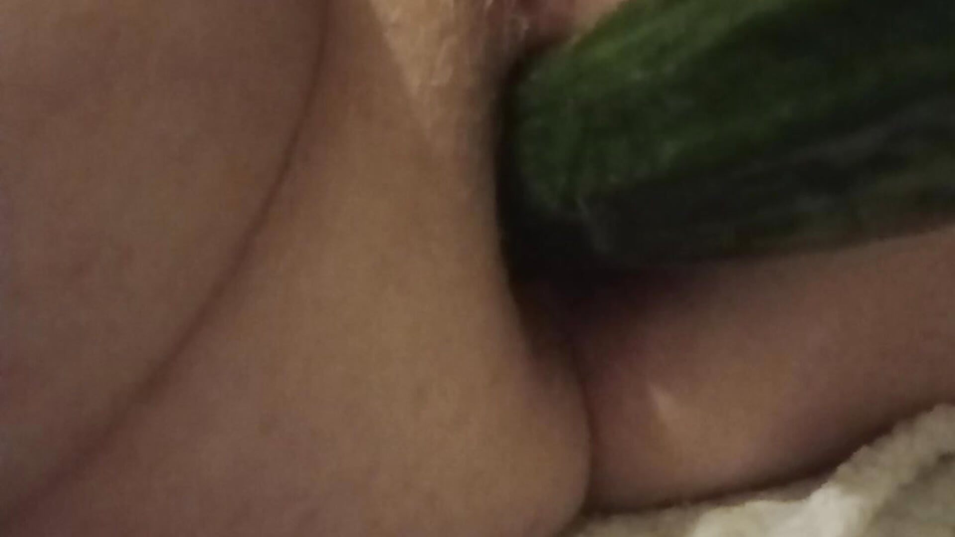 Cucumber-star time ! - video oleh model kamera NoLubricantNeeded
