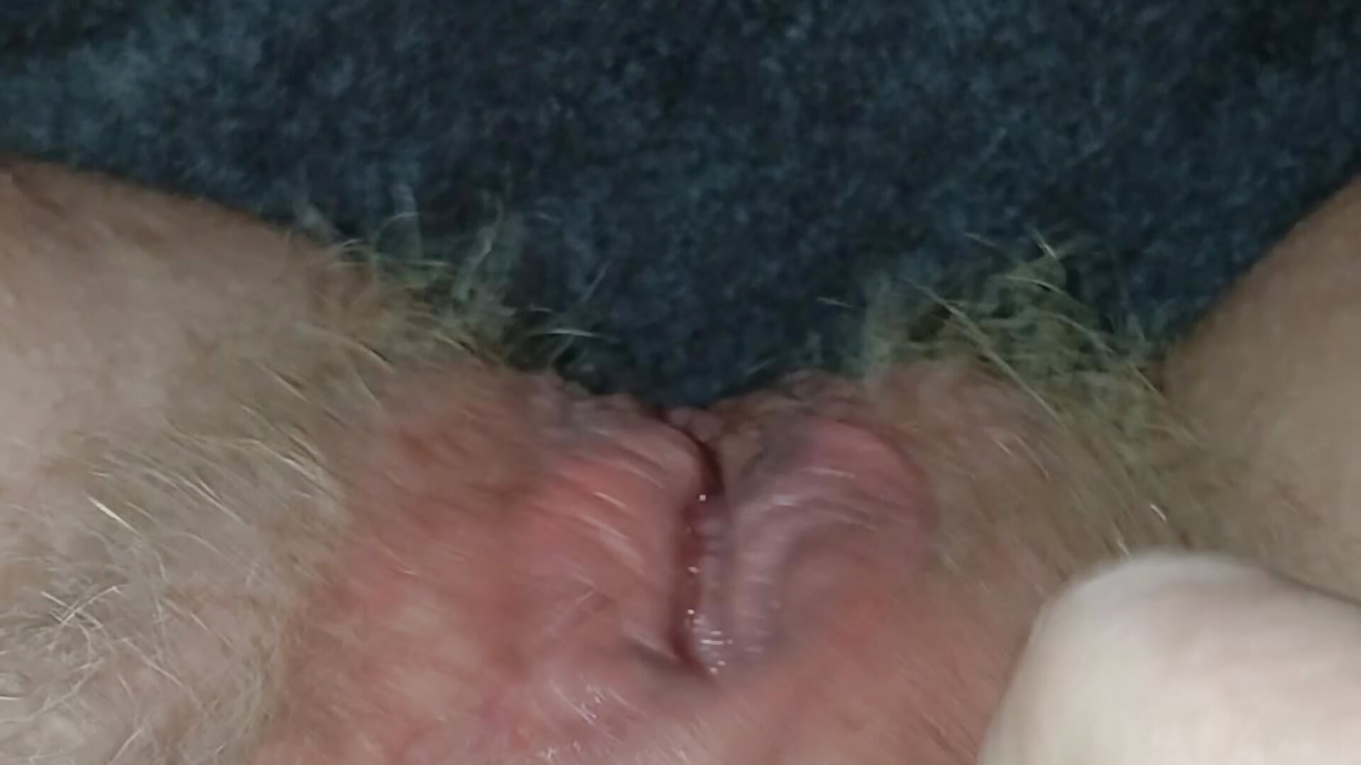 A little, but felt good, squirt - video của người mẫu cam NoLubricantNeeded