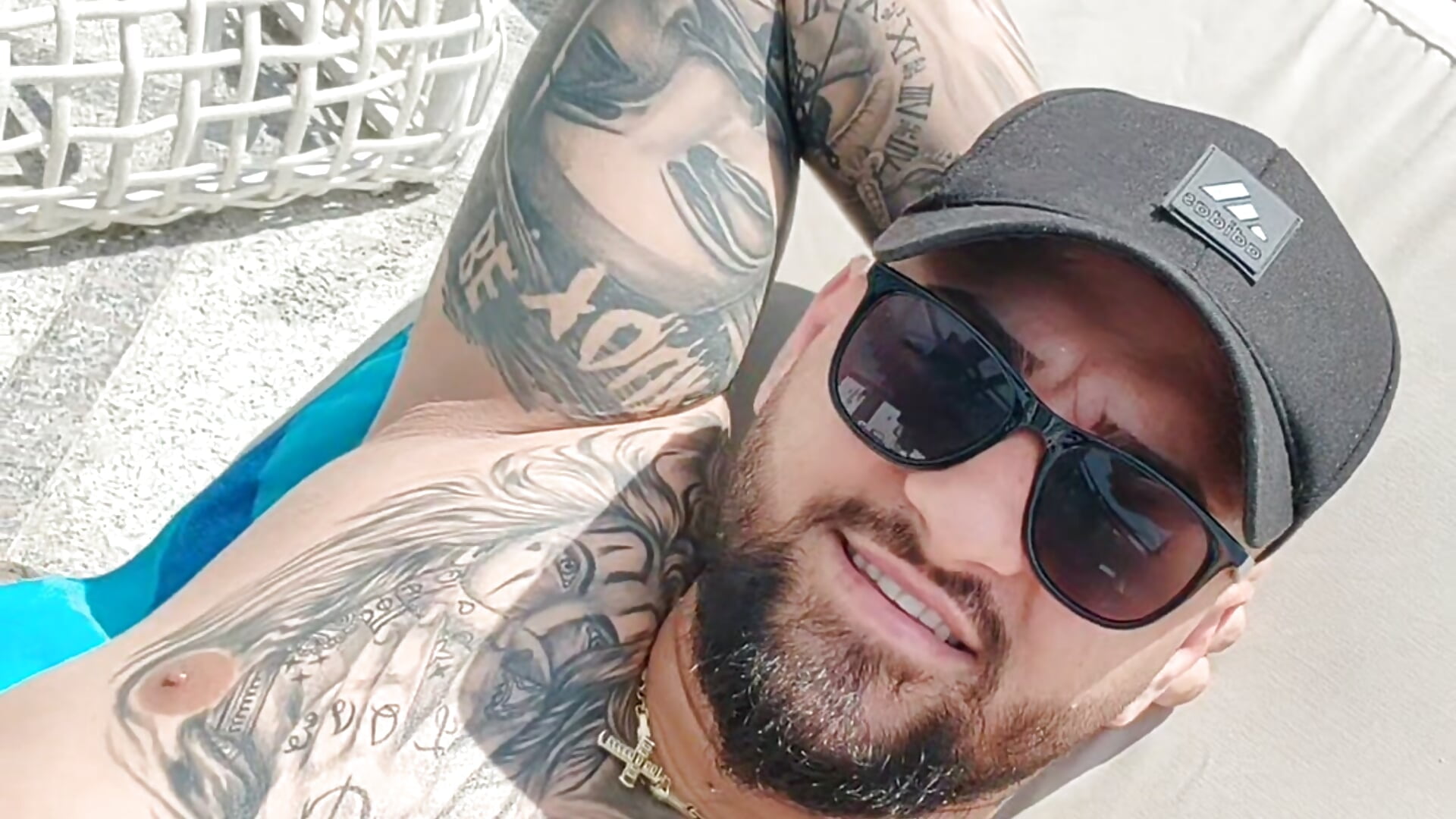 1000017870 - βίντεο μοντέλου Bakws