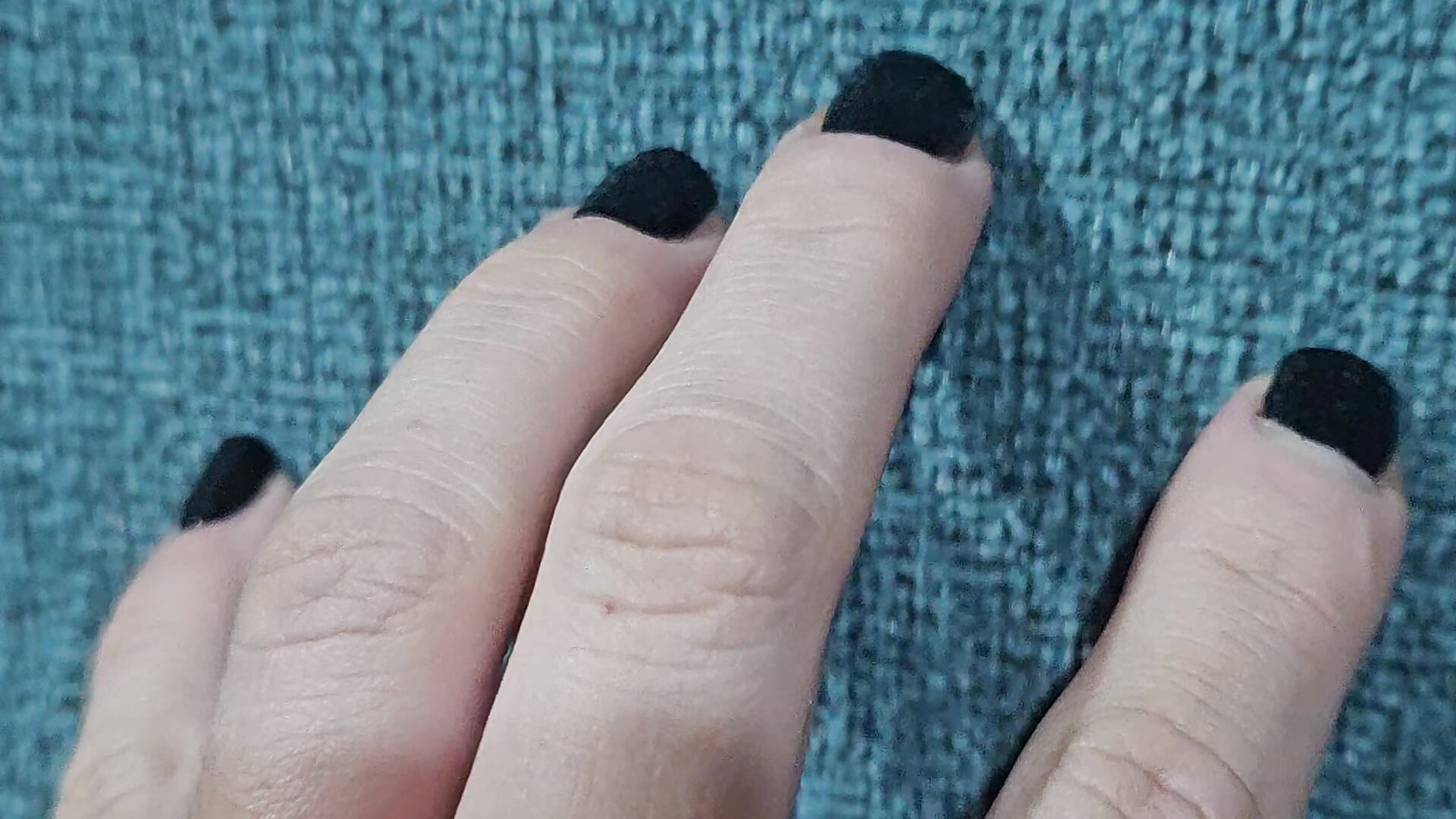I’ll run my fingernails over your body. — filmik FetishLady89, modela(-lki) na kamerkach