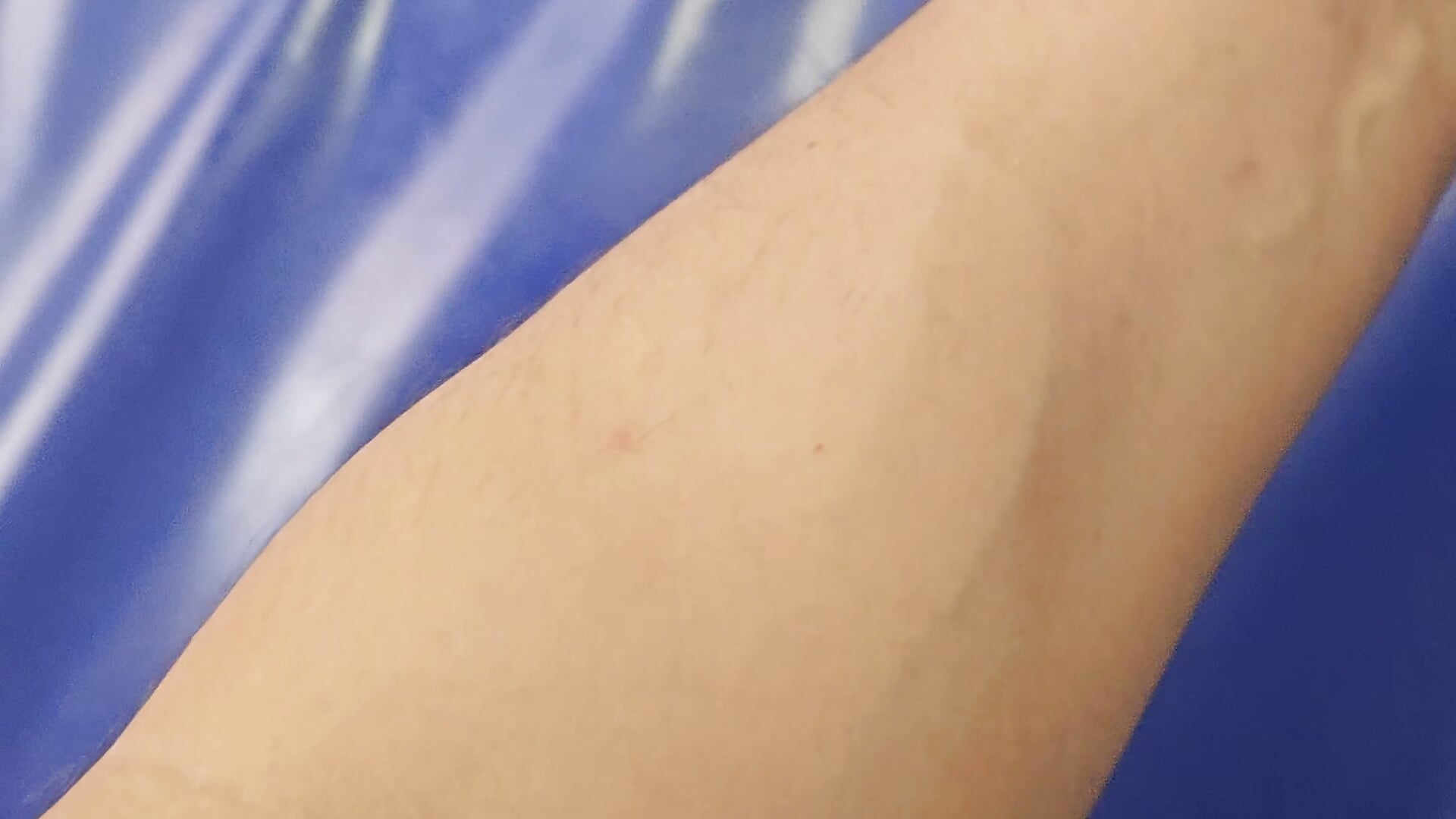 Strong arms after training - video oleh FetishLady89 kamera model