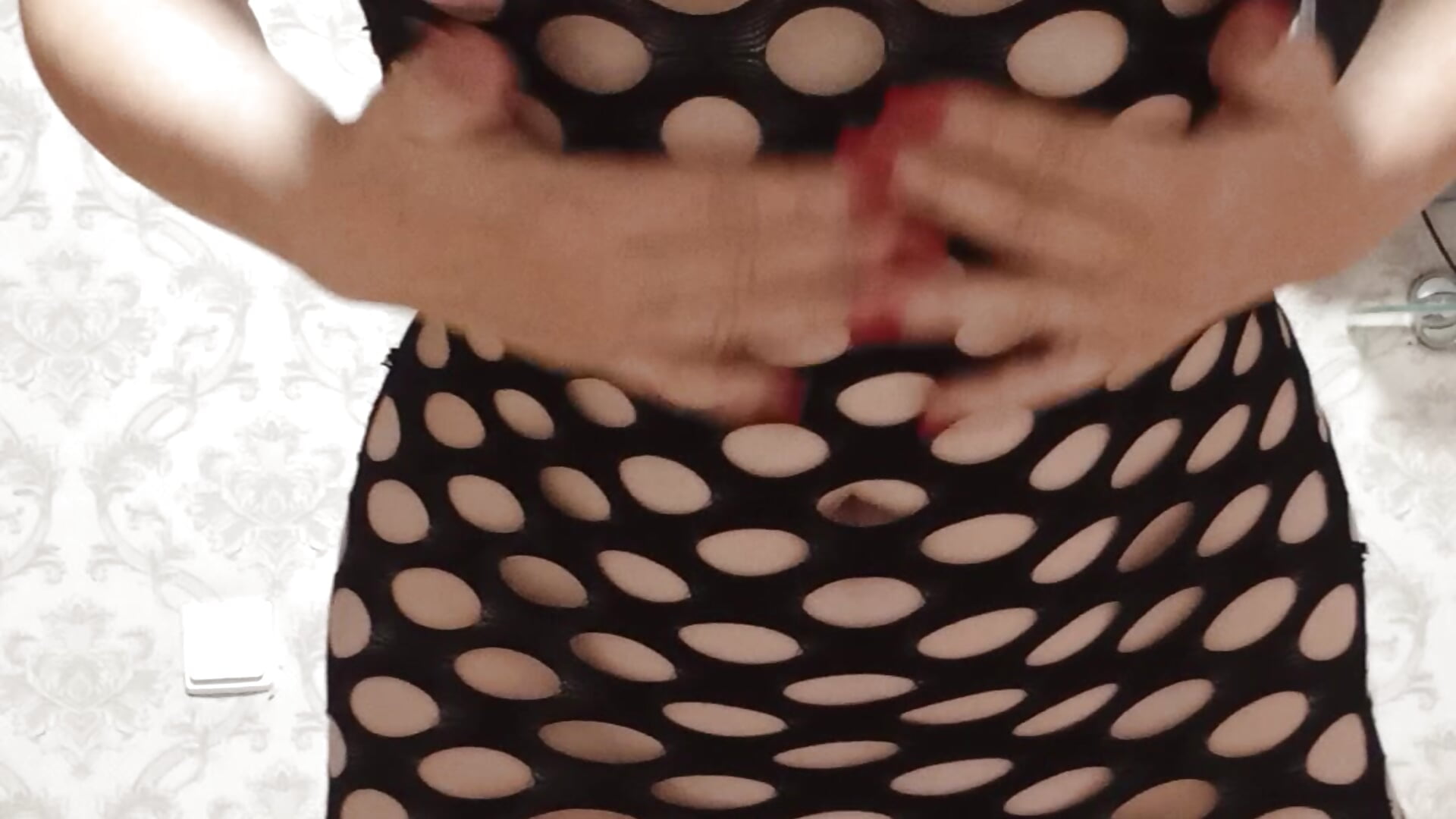 Admiring my new outfit - video van FetishLady89 cam-model