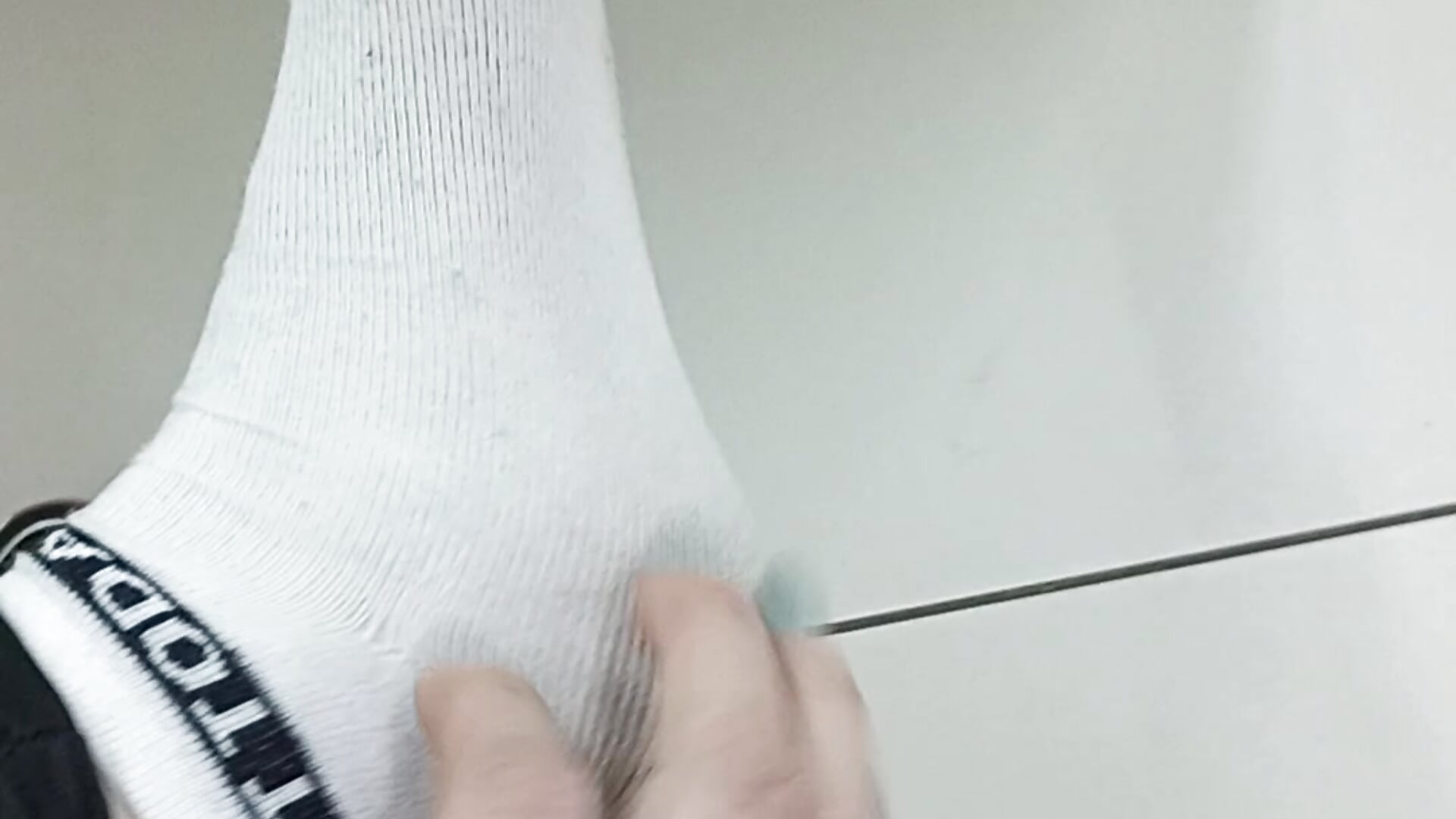 Gym, sweet white socks - video van FetishLady89 cam-model