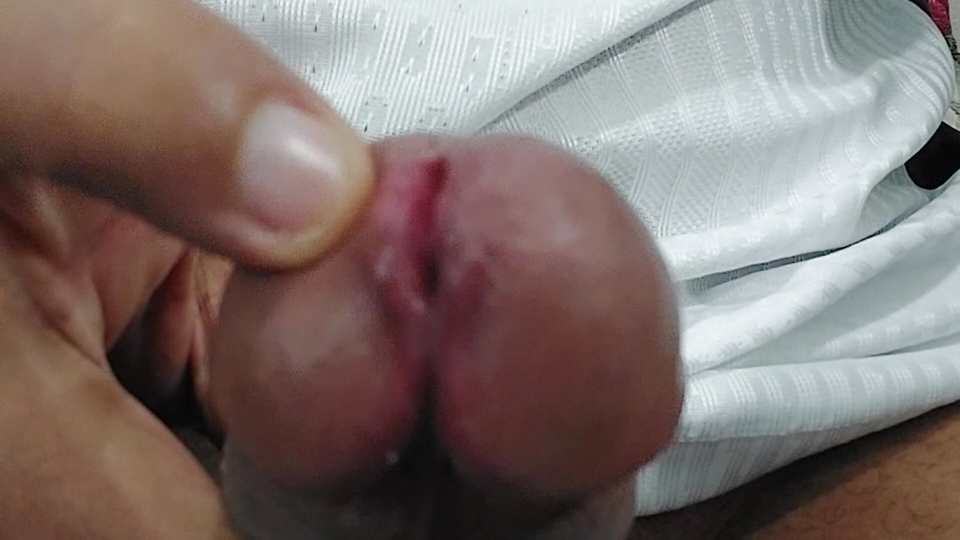 cumming with a very hard cock and special jersey / Gozando com a pica bem dura e camisa especial