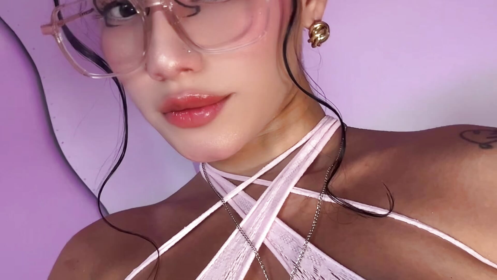 🩷 - video by Abbiee_8 cam model