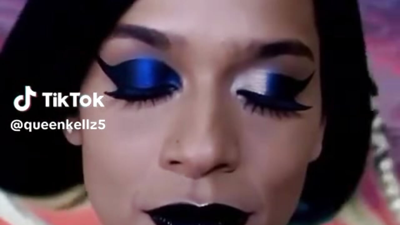 QueenKellz - MiZzCreator 캠 모델의 동영상