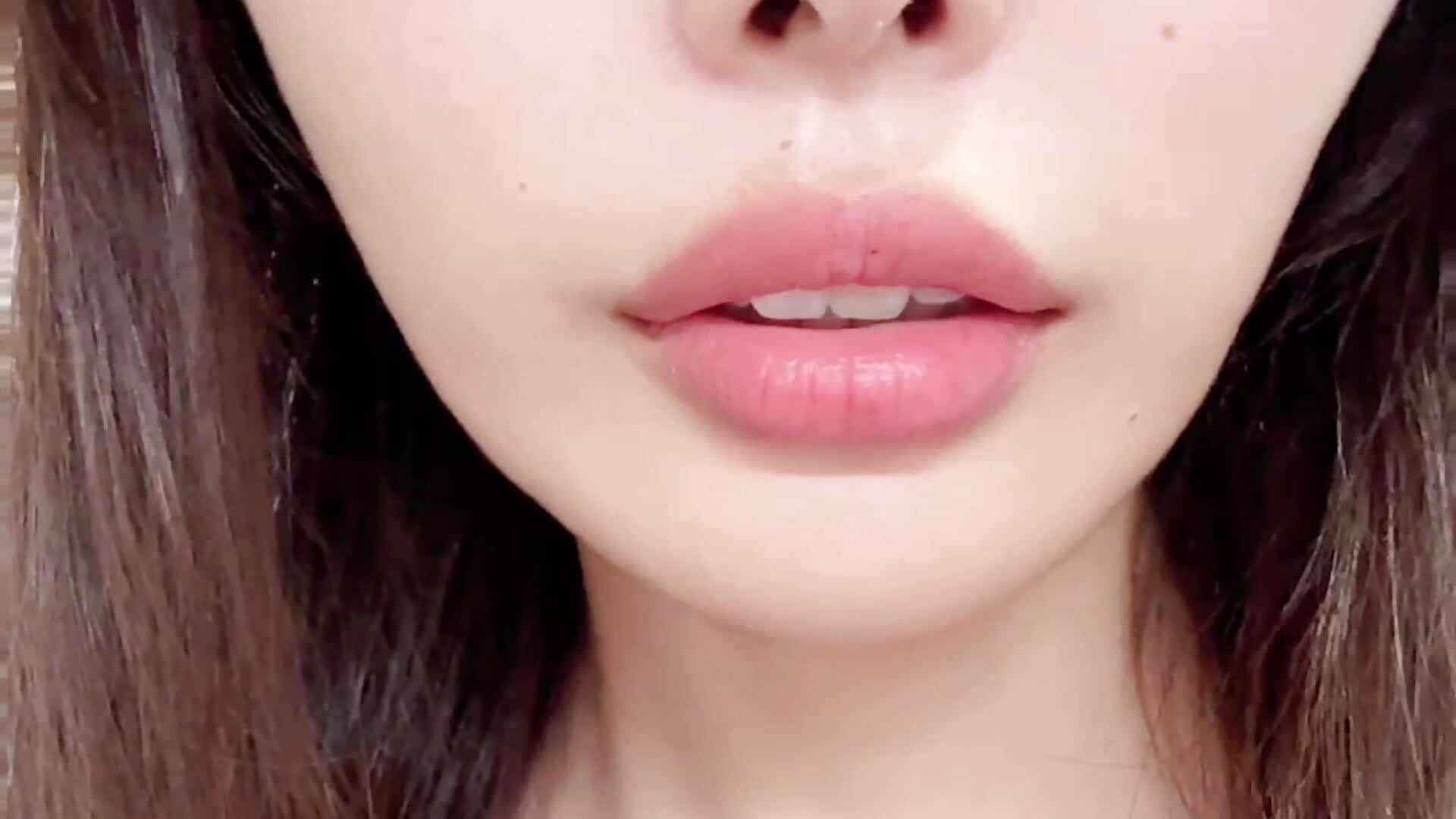 寝起きの👅