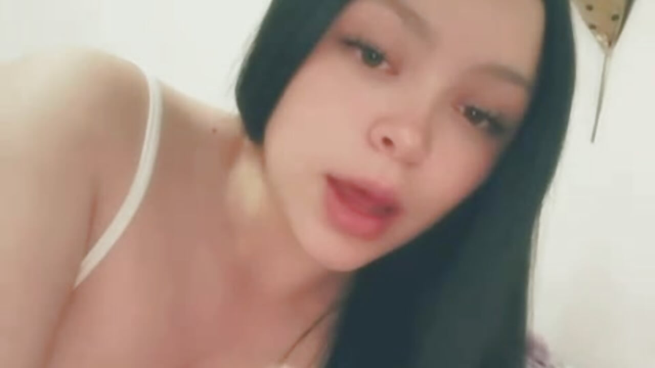 "Show me the secrets that your passion harbors." 👄 - відео від вебкаммоделі Cute_Angell_