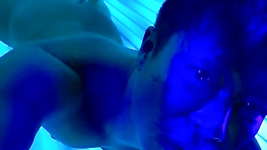 2015日サロ店員🌞店でセンズリ👺jerkin' in the suntan machine - futomara adlı kamera modelinin videosu