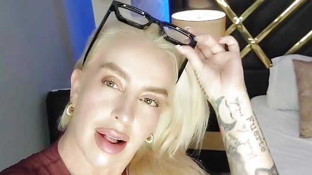 sensual girl! <3 - video by SophieWinsloow cam model