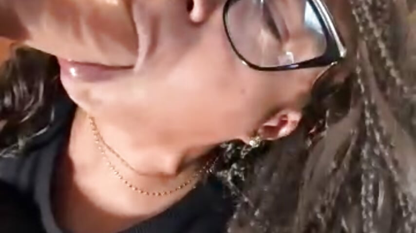 I got naked and sat on a dildo at the gym. - vídeo de la modelo de cam dianagolley420